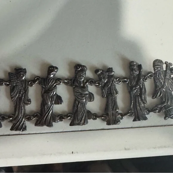 Vintage/antique Asian Silver colored Bracelet with Detailed Figures - Picture 1 of 16